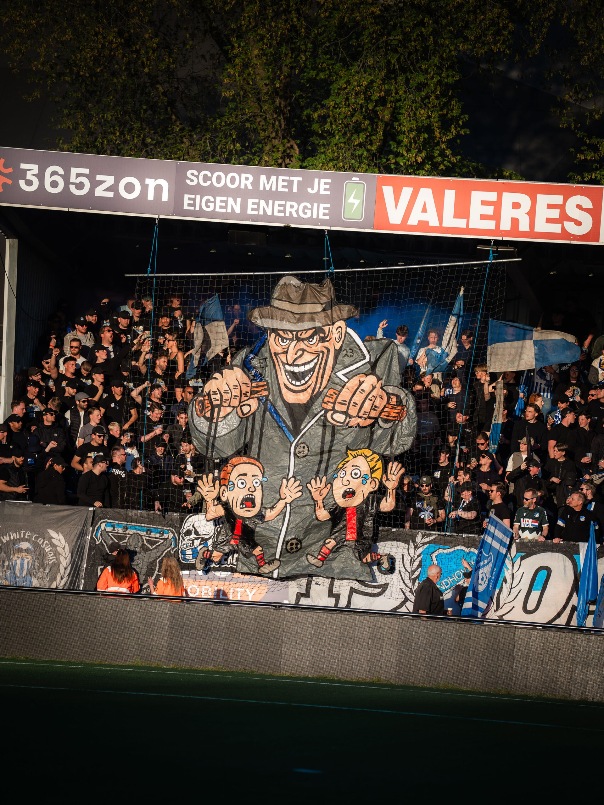 FCEHEL_SWIPE_14_047